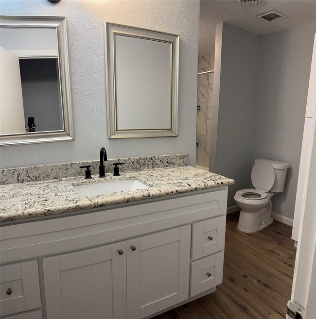 Photo - 211 Van Winkle St