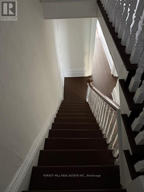 Photo - 132 Dundas St E