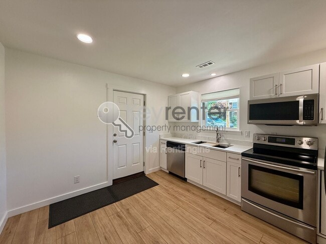 Photo - 1004 Summer St