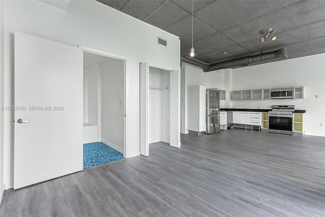 Photo - 10 SW South River Dr Unidad 910