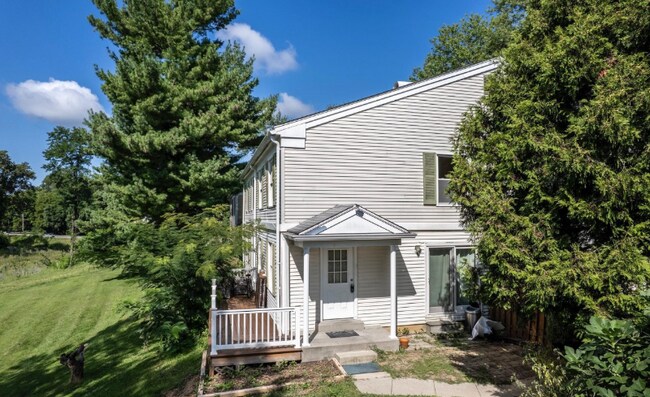 Photo - 133 Hammershire Rd Unit C