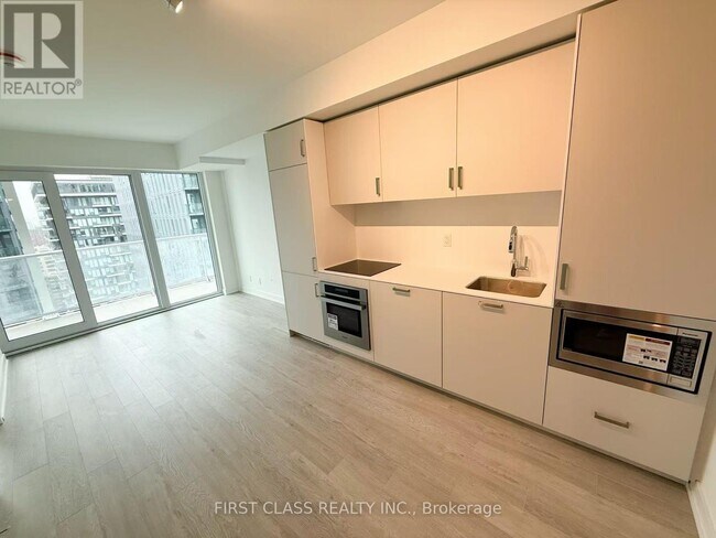 Photo - 88 Queen St E Unit 2912