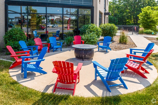 Fire Pit & Seating