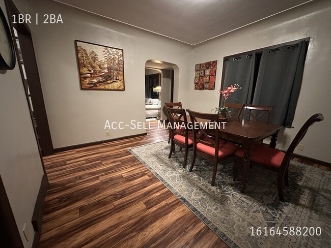 Photo - 643 Thomas St SE Unit NE bedroom