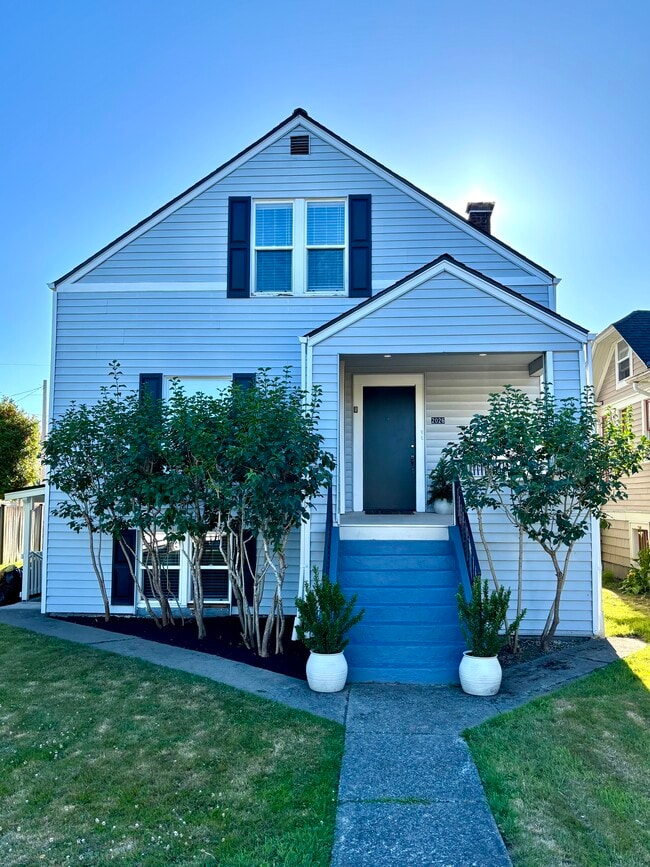 Photo - 2026 Lombard Ave Unidad #2