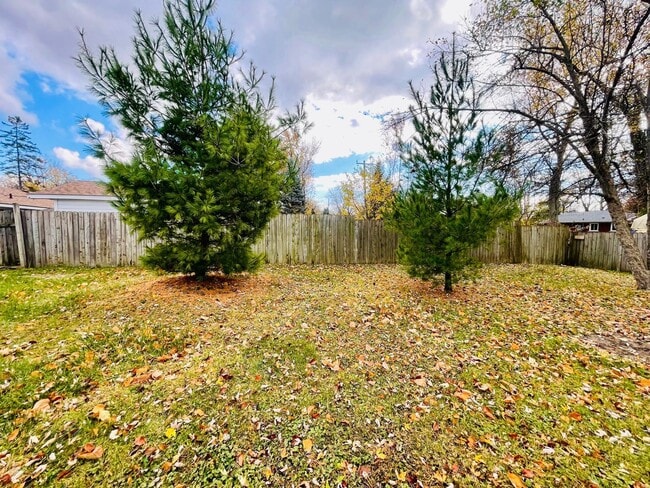 Photo - 2547 Empire Dr