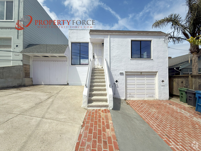 Building Photo - 1024 Schwerin St Rental