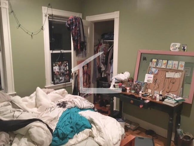 Photo - 6 Bed 3 Bath NEW ON THE MARKET 9/1/26 Move-In