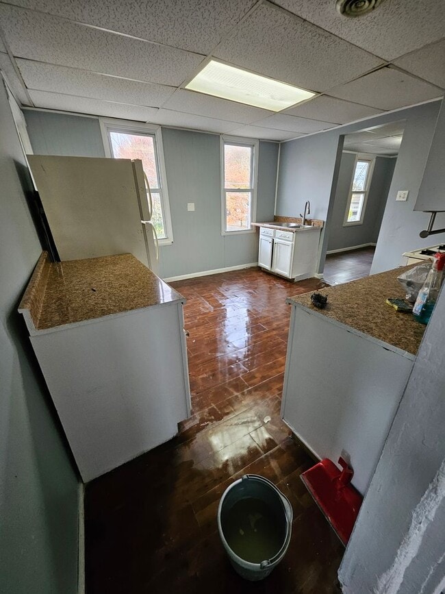 Photo - Upper 3 bedroom unit