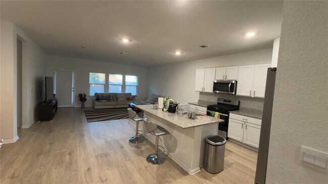 Photo - 2512 Hackamore Dr