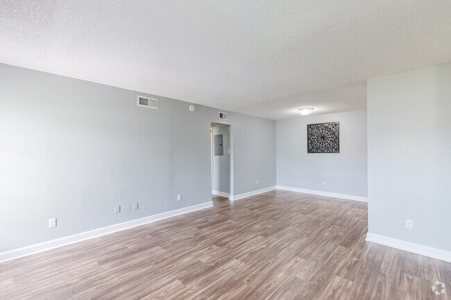 The Cherie 3BD 2BA 1,367 SF - Mirabelle Apartments