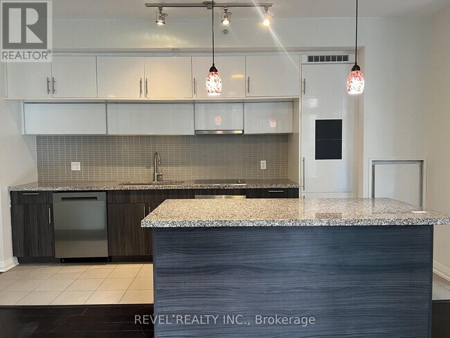 Photo - 8 Mercer St Unit 405