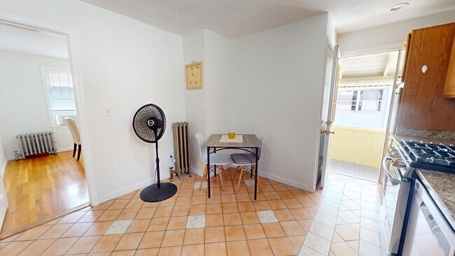 Photo - 54 Linwood St Unit 2