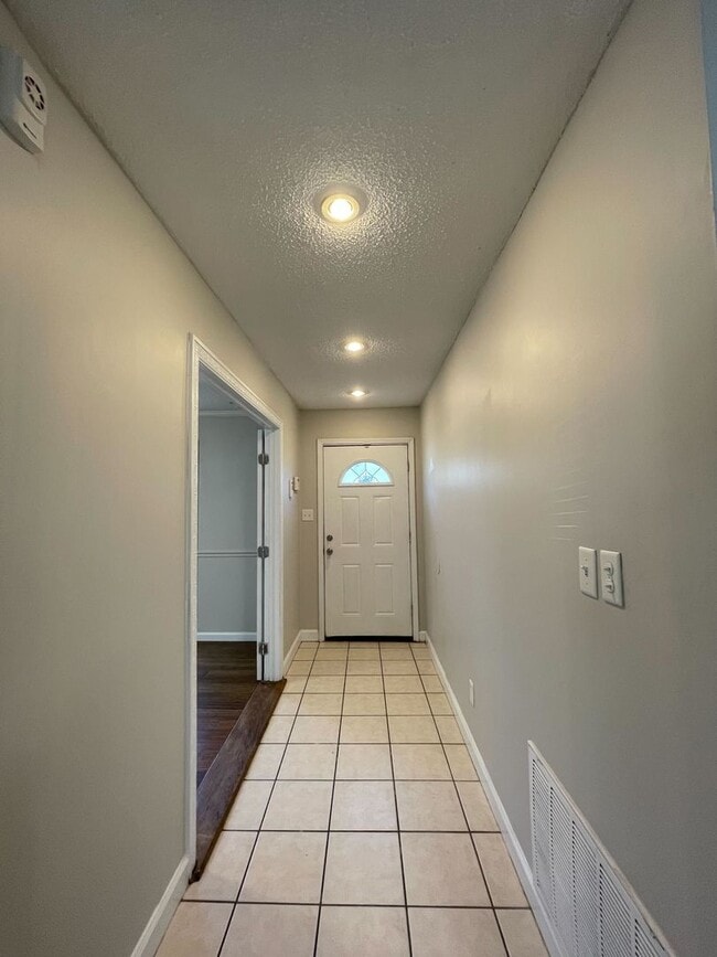 Photo - 6646 Pinebrook Dr