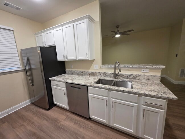 Photo - 1422 Dolcetto Trce NW