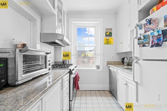 Photo - 282 Newbury St Unit 14
