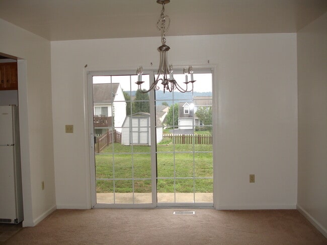 Photo - 147 Chelmsford Dr