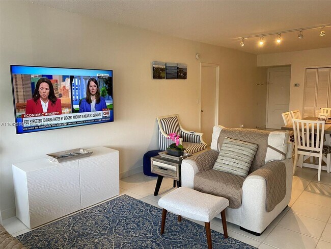 Photo - 3725 S Ocean Dr Unidad 419