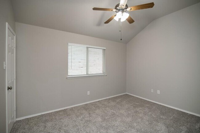 Photo - 5908 Stirrup Iron Dr
