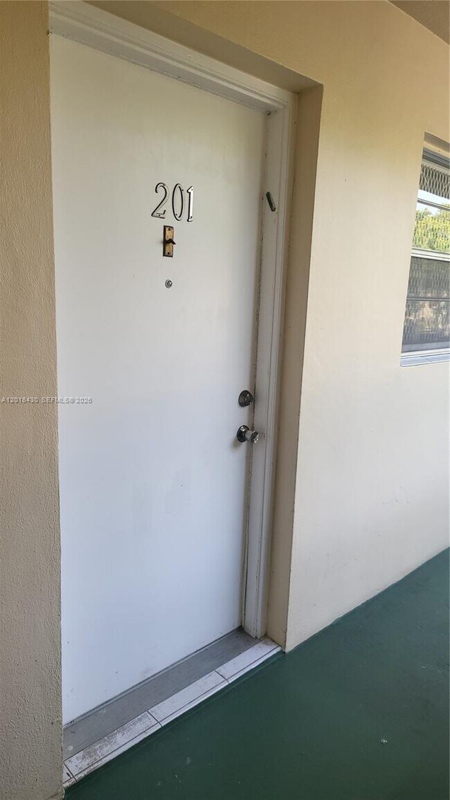 Photo - 1001 NE 14th Ave Unit 201