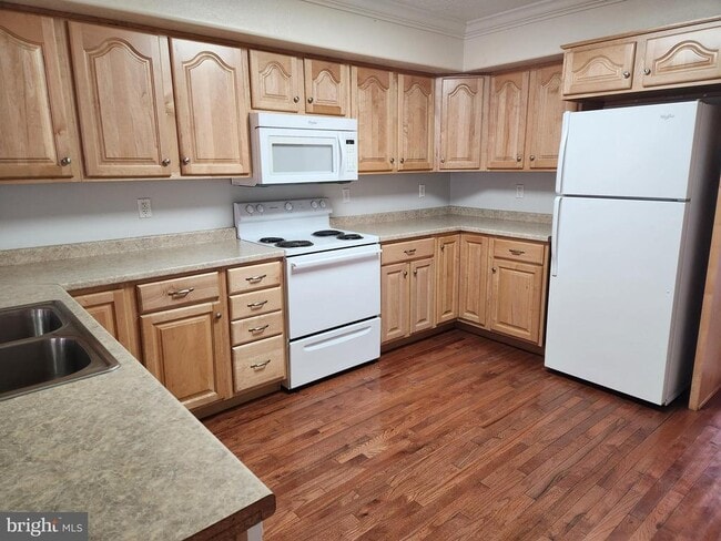 Building Photo - 28 Holler Rd