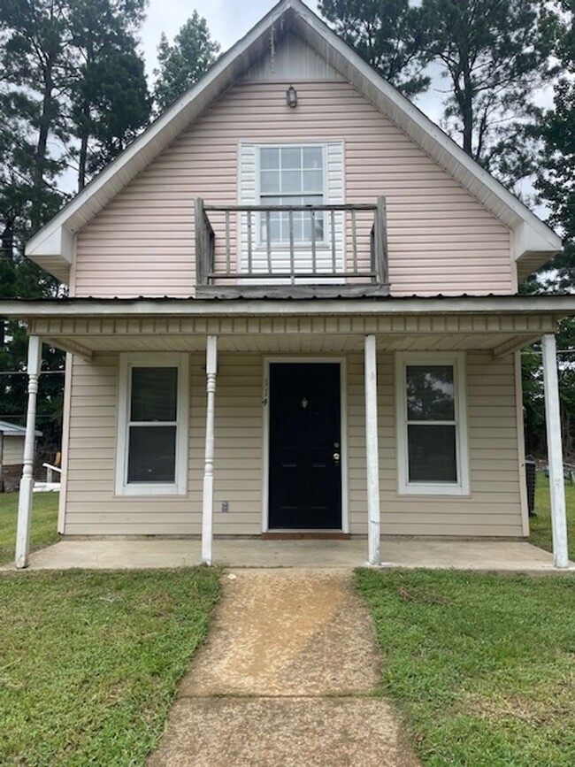Renovated 3 Bedroom 2 Bath Home for Rent! - Renovated 3 Bedroom 2 Bath Home for Rent!
