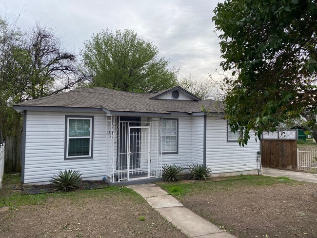 Photo - 2118 Burnet St
