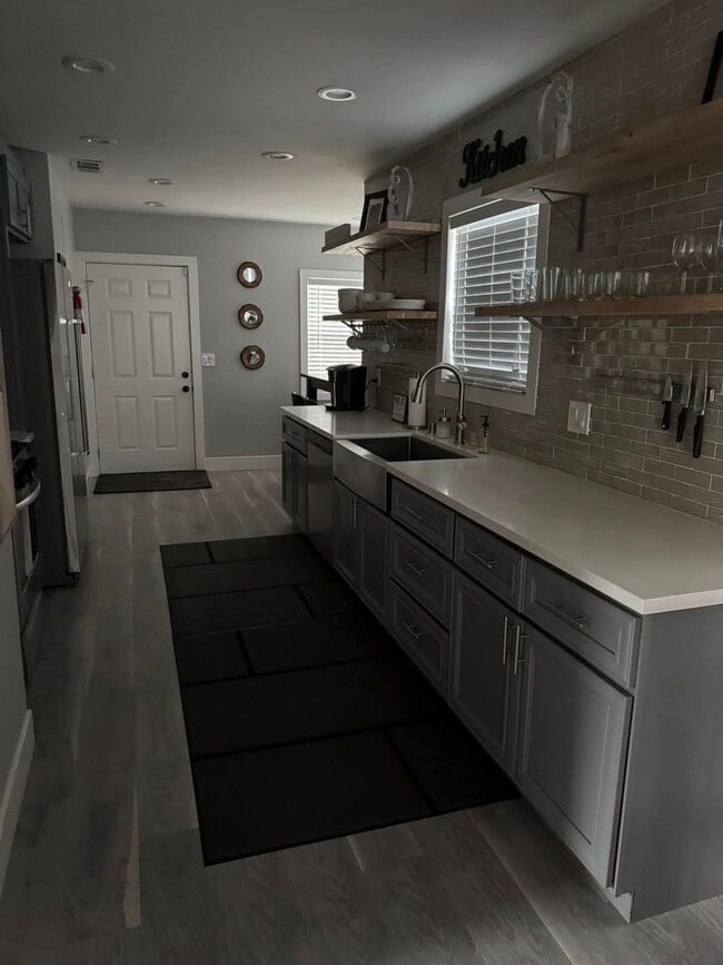 Photo - Fully Furnished 3-bd house