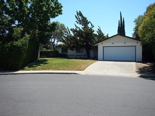 Charming 4Bed 2 Bath in great family neigh... - Charming 4Bed 2 Bath in great family neigh...