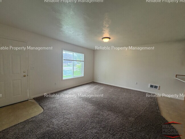 3124 E Chasewood Dr Unidad 2