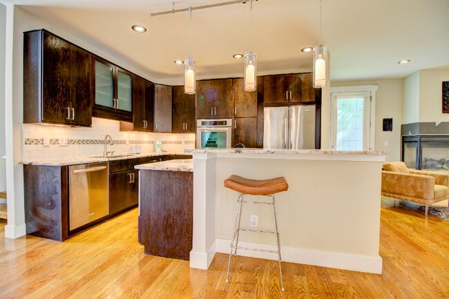 Photo - 414 Harrison St