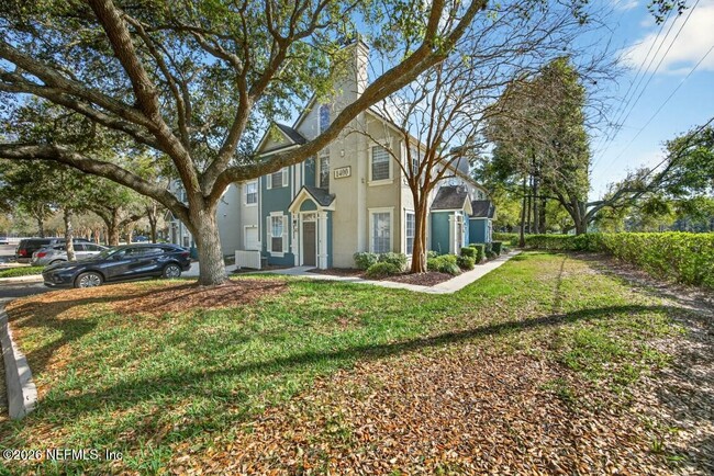 Building Photo - 13703 Richmond Park Dr N Unit 1402