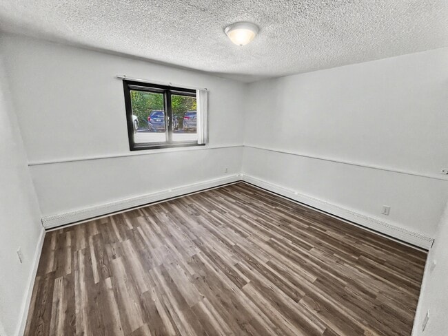 Photo - 8612 Boundary Ave
