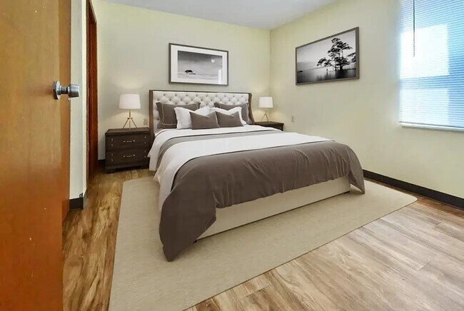 Photo - 21 E St Joseph St