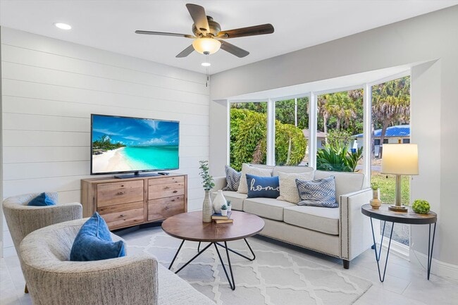 Photo - 1003 April Ln