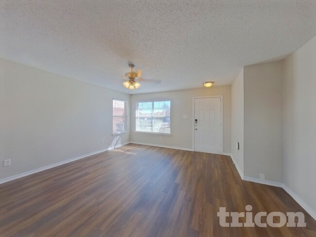 Photo - 4604 Palm Ridge Dr