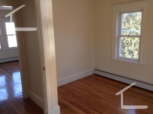 Photo - Rare Single Family 4BR/3BA w/laundry, parking, yard! 9/1