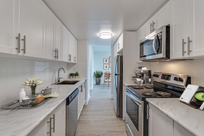 Building Photo - 100 Sprucewood Ct