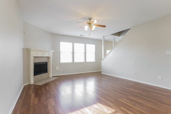 Photo - 3606 Evergreen Square Tr