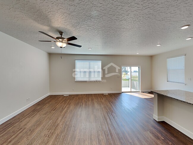 Photo - 2986 E N Vlg Dr