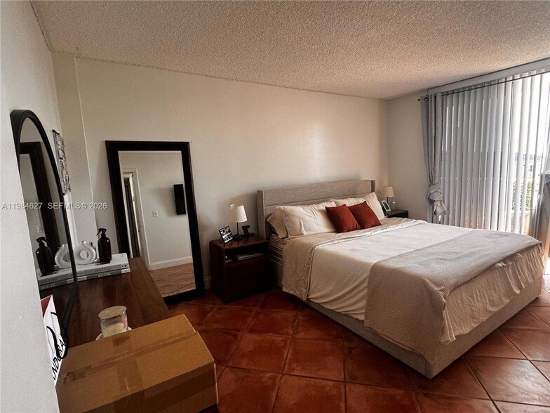 Photo - 1801 S Treasure Dr Unit 324