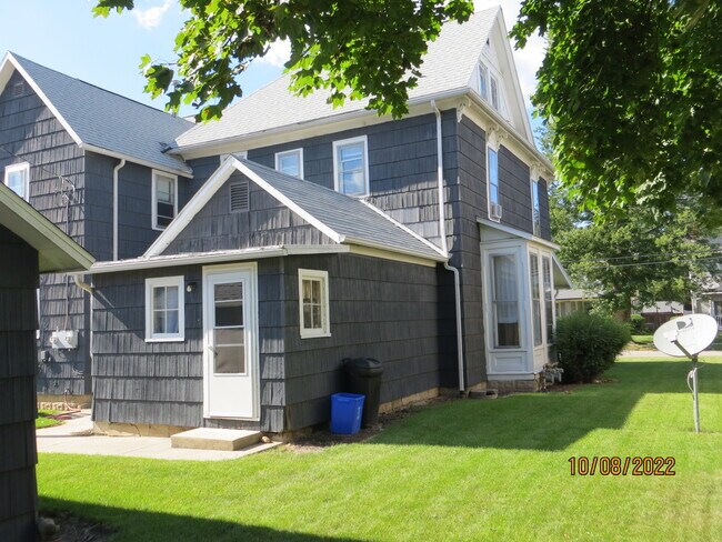 Rear Entrance - 230 South Ave Unidad 230