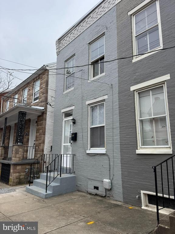 Photo - 122 W All Saints St