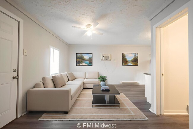 Photo - Cozy 1-Bedroom Gem in Greenfield – Perfectly Sized for Comfort at 400 Sq Ft! Unidad Apt 9