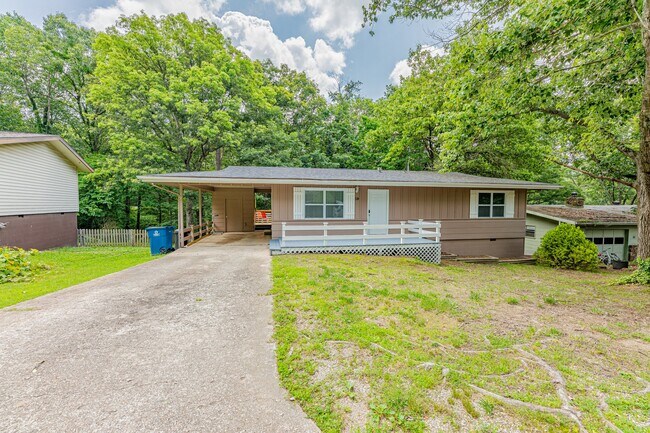 19 Evesham Ln