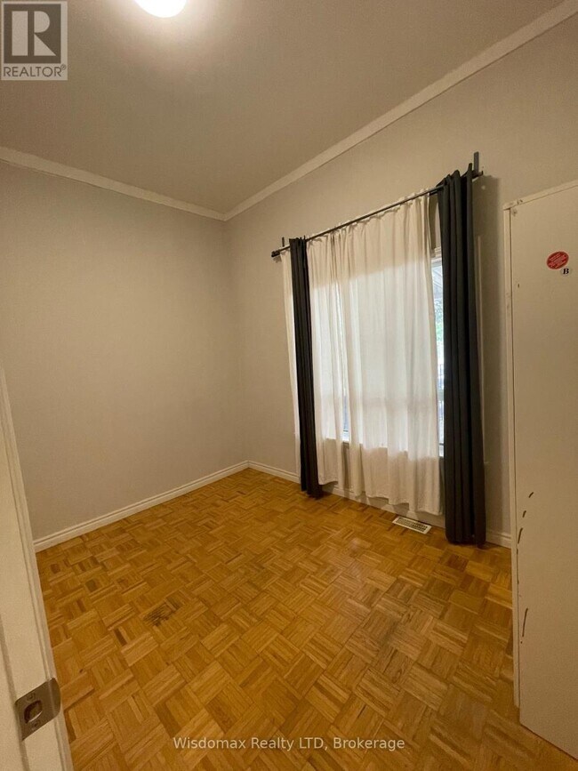 Photo - 139 Lippincott St