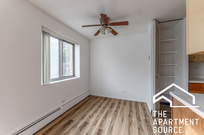 Photo - 6250 N Kenmore Ave Unidad 305