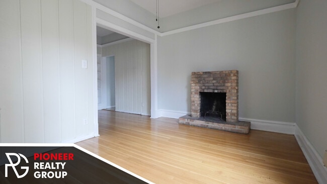 Building Photo - 1212 N Dearborn St Rental