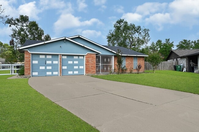 Photo - 12223 Woodcliff Dr