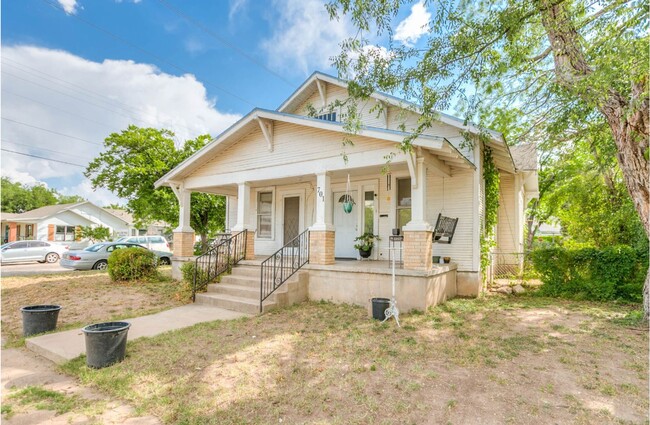 1 Bedroom Duplex in Central San Angelo!! - 1 Bedroom Duplex in Central San Angelo!! House